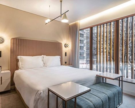 Luster Hotel