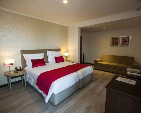 Santa Cruz Village Hotel