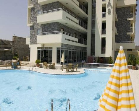 Lavitas Hotel