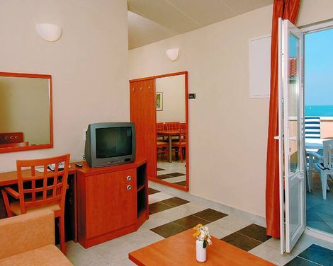 Maistra Select Amarin Resort