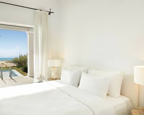 Mandola Rosa, A Resort to Live