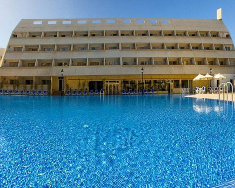 Las Piramides Resort