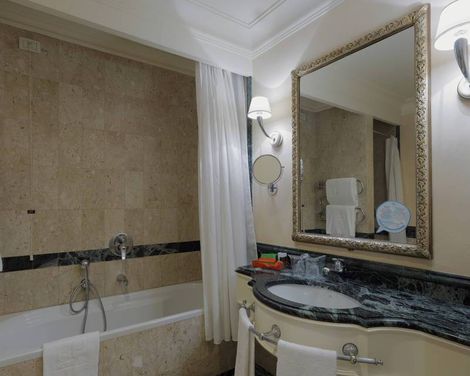 Anglo American Hotel Florence, Curio Collection by Hilton