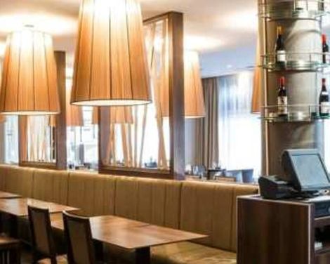 DoubleTree by Hilton London Angel Kings Cross-1