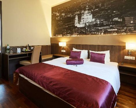 12 Revay Hotel-3