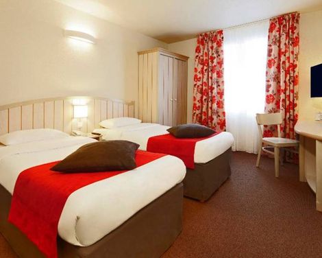 Campanile Val de France-1