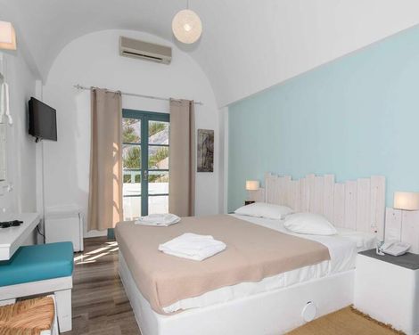 Iris Hotel