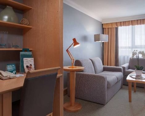 Holiday Inn London - Kensington Forum-0