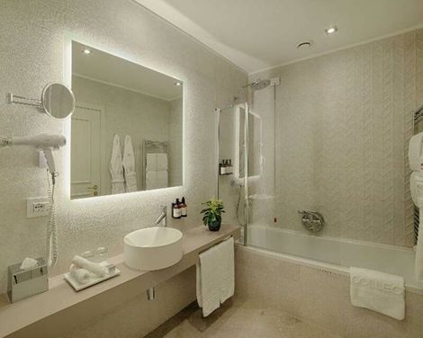 Hotel NH Collection Roma Fori Imperiali-0