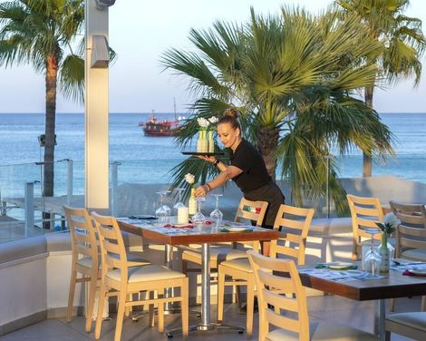 Vrissaki Beach Hotel