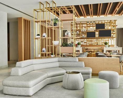 Hilton Garden Inn Dubai, Mall Avenue