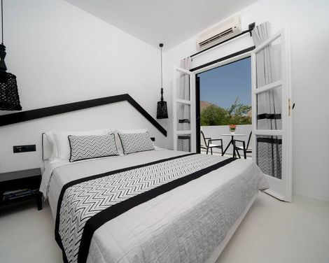 Divelia Hotel