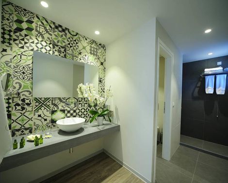 Atrium Ambiance Hotel