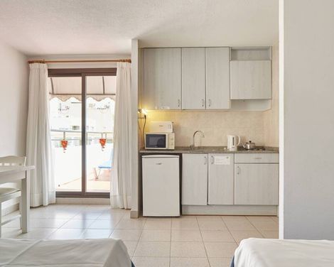 Invisa Aparthotel Casa Luis