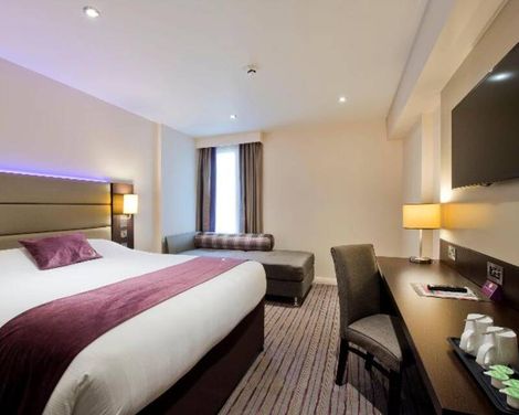 Premier Inn London Southwark (Borough High St)