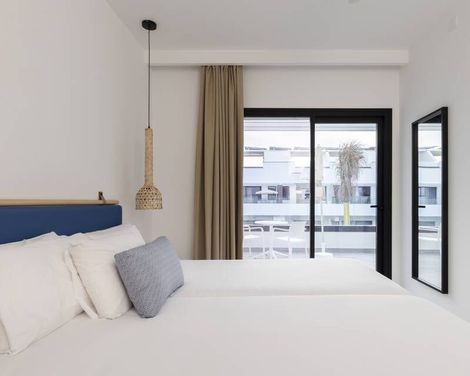 Esmeralda Cotillo Homes by LIVVO