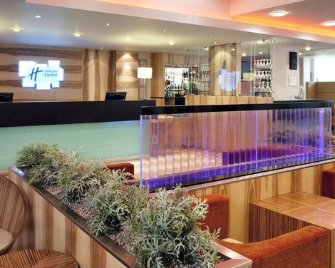 Holiday Inn Express London - Watford Junction-1