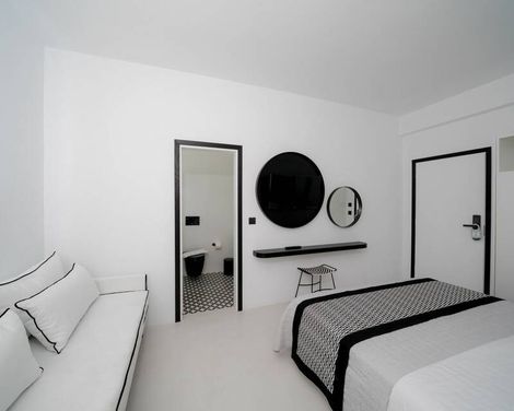 Divelia Hotel