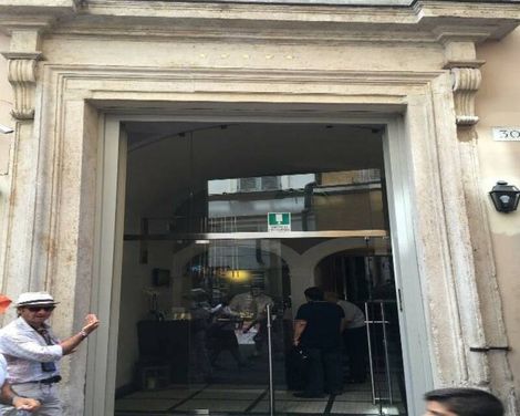 Trevi Palace Luxury Inn