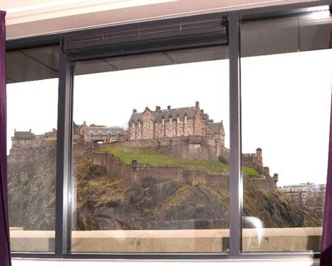 Premier Inn Edinburgh City Centre