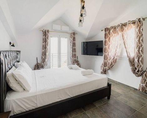 Stellatos House