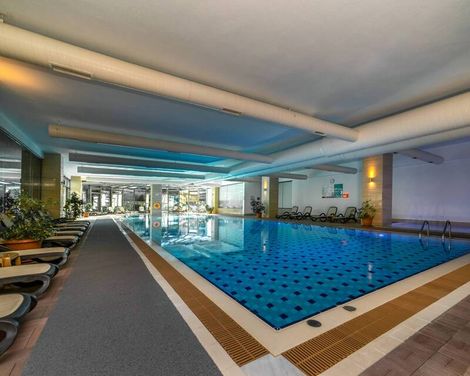 Commodore Elite Suites & Spa