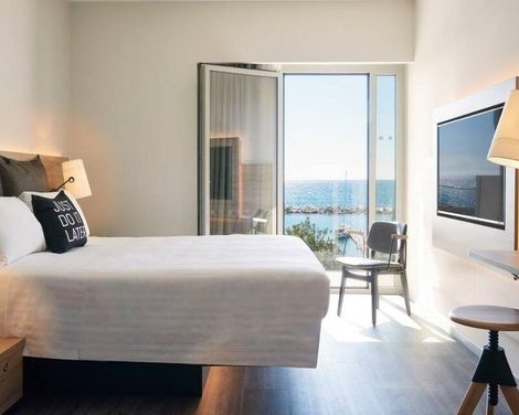 Moxy Patra Marina