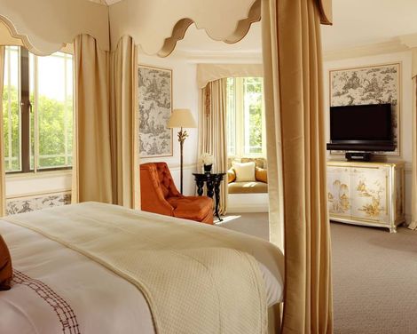 The Dorchester-3