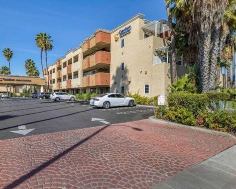 Comfort Inn & Suites Huntington Beach-1