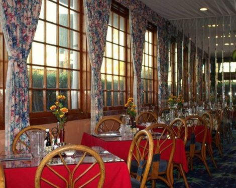 Tradewinds Airport Hotel