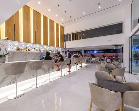 Tasia Maris Seasons Hotel