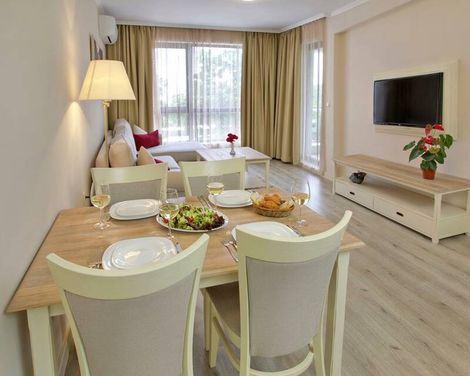 White Rock Castle Suite Hotel