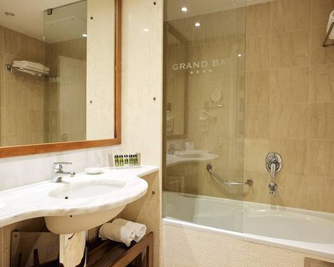 Giannoulis Grand Bay Beach Resort