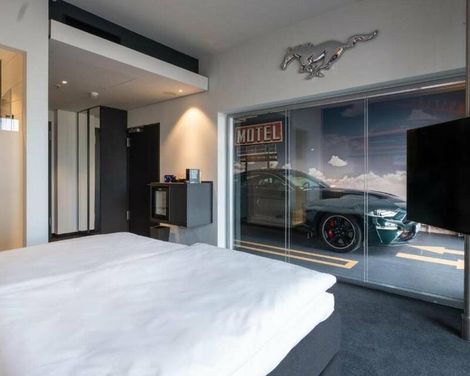 V8 Hotel Köln
