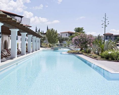 Zeus Eretria Resort