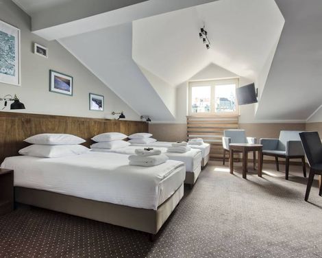 Daniel Griffin Aparthotel-0