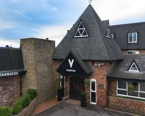 Village Hotel Hyde