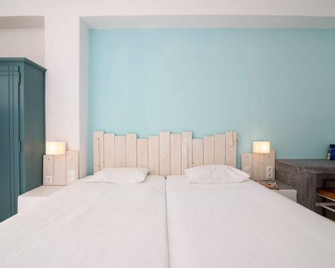 Iris Hotel