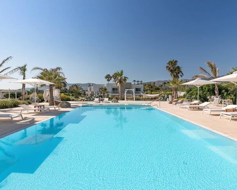 White Pearls Luxury Suites