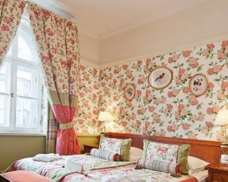 The Bonerowski Palace-0