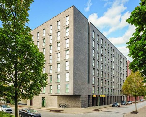 Super 8 by Wyndham Hamburg Mitte-1