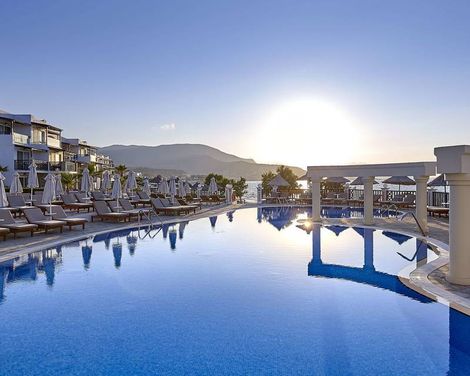 Alexander Beach Hotel & Village Resort