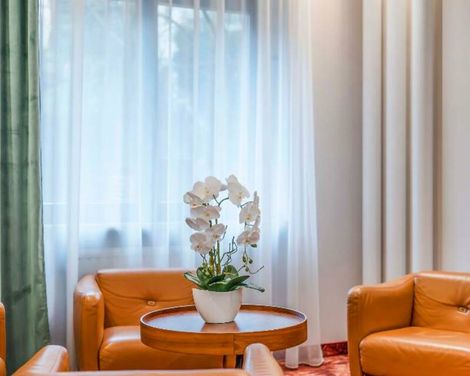 Hotel H12