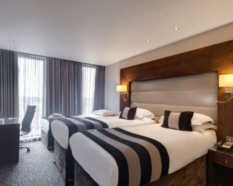 Park Grand London Heathrow-0