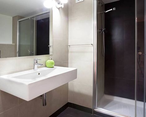Bas Apartments Gracia-1