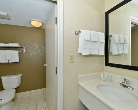 Comfort Inn & Suites Near Universal Orlando Resort-Convention Ctr.-2
