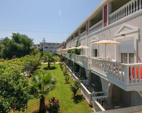 Belussi Beach Hotel & Suites