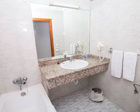 Hotel Amic Can Pastilla-2