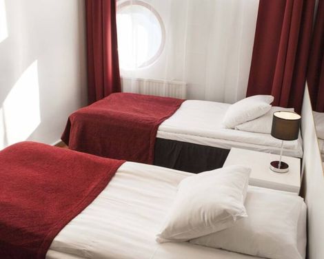 Pilot Airport Hotel