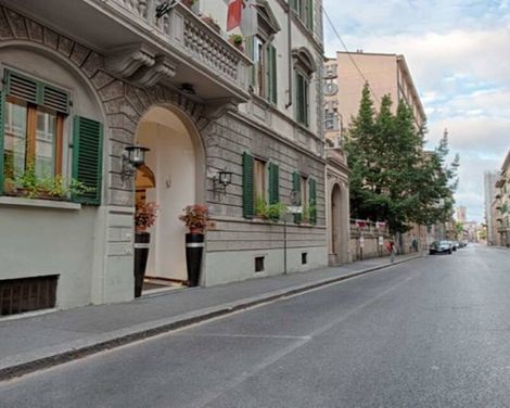 De La Pace, Sure Hotel Collection by Best Western